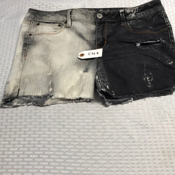 American Eagle Outfitters Pants - American Eagle Shorts Size 14